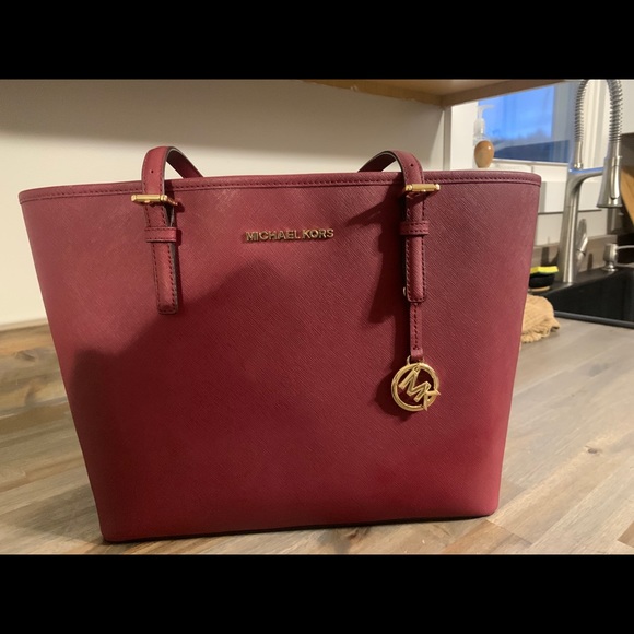 Michael Kors Handbag - Picture 1 of 3
